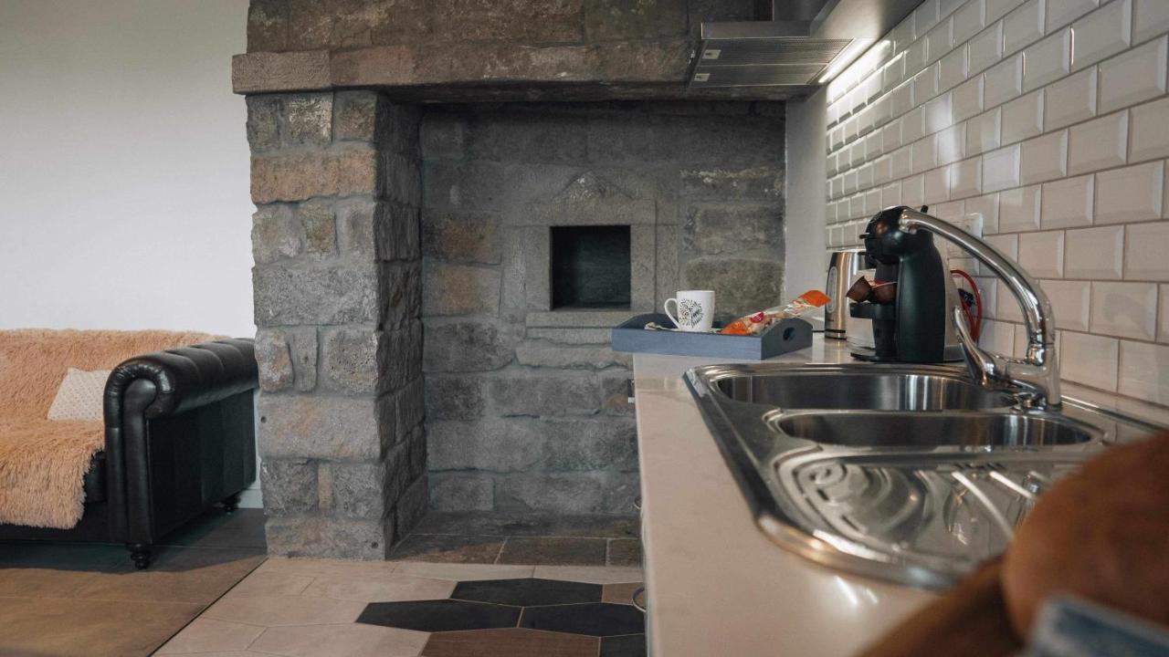 Casas do Forneiro A Casa Casa para casal com piscina e vista magnífica Nordeste  Exterior foto